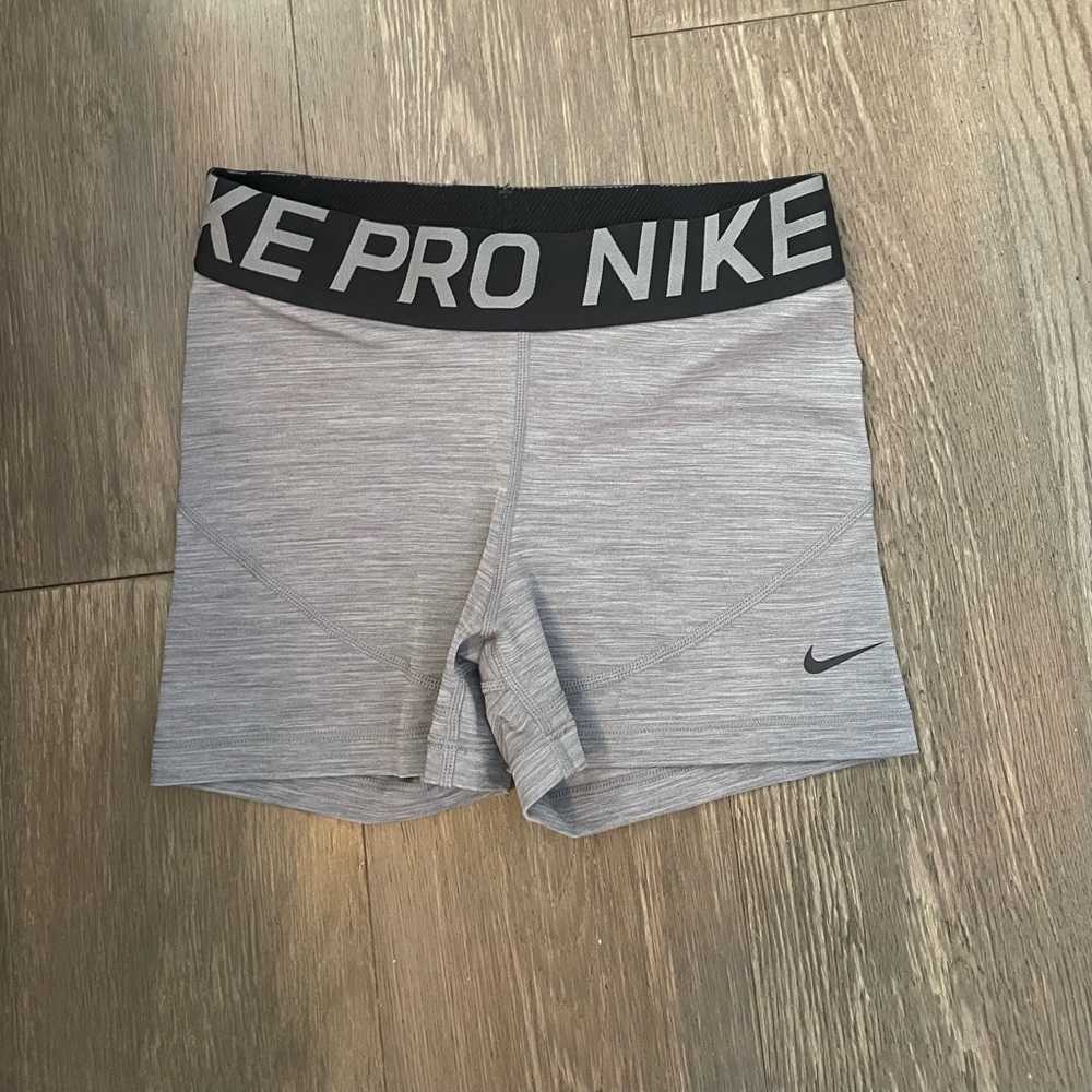 GREY NIKE PROS, in perfect condition!